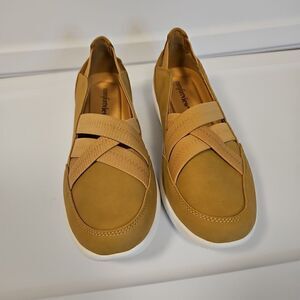 🌹New without box Tan Slipon sz 9wide